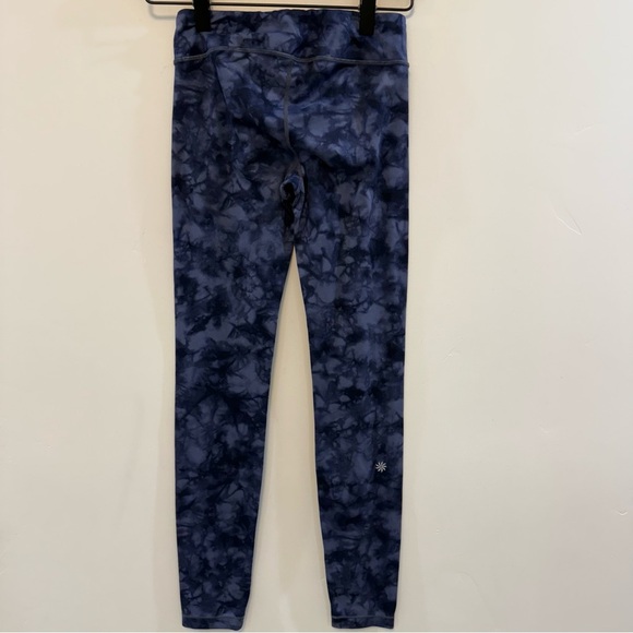 ATHLETA tie-dye salutation kids 7/8 blue legging - Picture 4 of 7